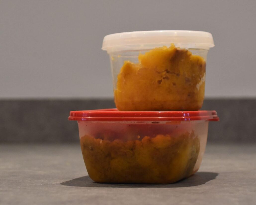 image of containers pumpkin puree